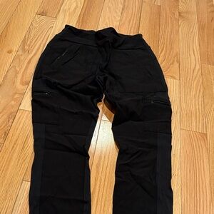 Athleta Headlands Hybrid Cargo Pants Black Women's Leggings Size 8